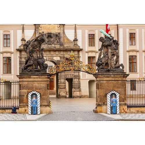 Haseltine, Tom 아티스트의 Prague-Czech Republic-The Matthias Gate at Prague Castle-with guards작품입니다.